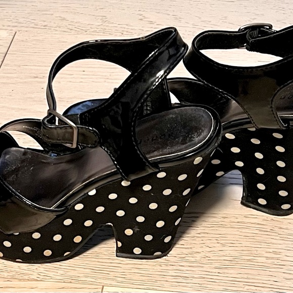 Madden Girl Platform Sandals - Picture 4 of 11